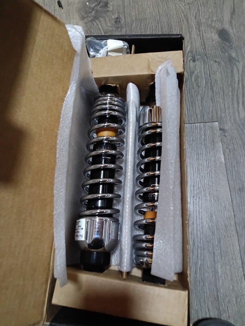 Set Of Progressive Suspension Coil Overs For Harley Davidson 444-4069C