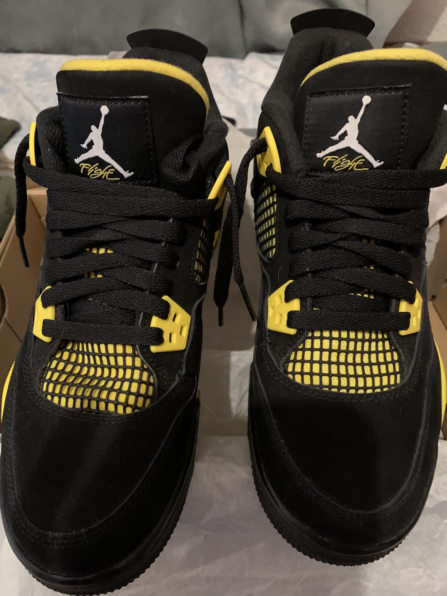 Jordan 4 Thunders
