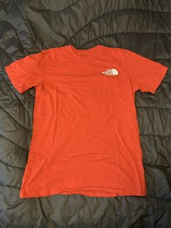 THE NORTH FACE “WALLS ARE MEANT FOR CLIMBING” TEE