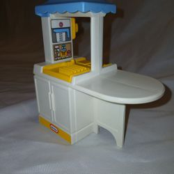 Vintage Little Tikes Dollhouse Size Kitchenette