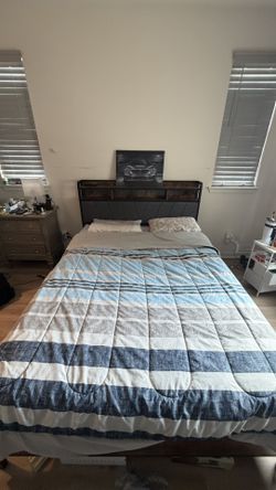 Queen Size Bed Set