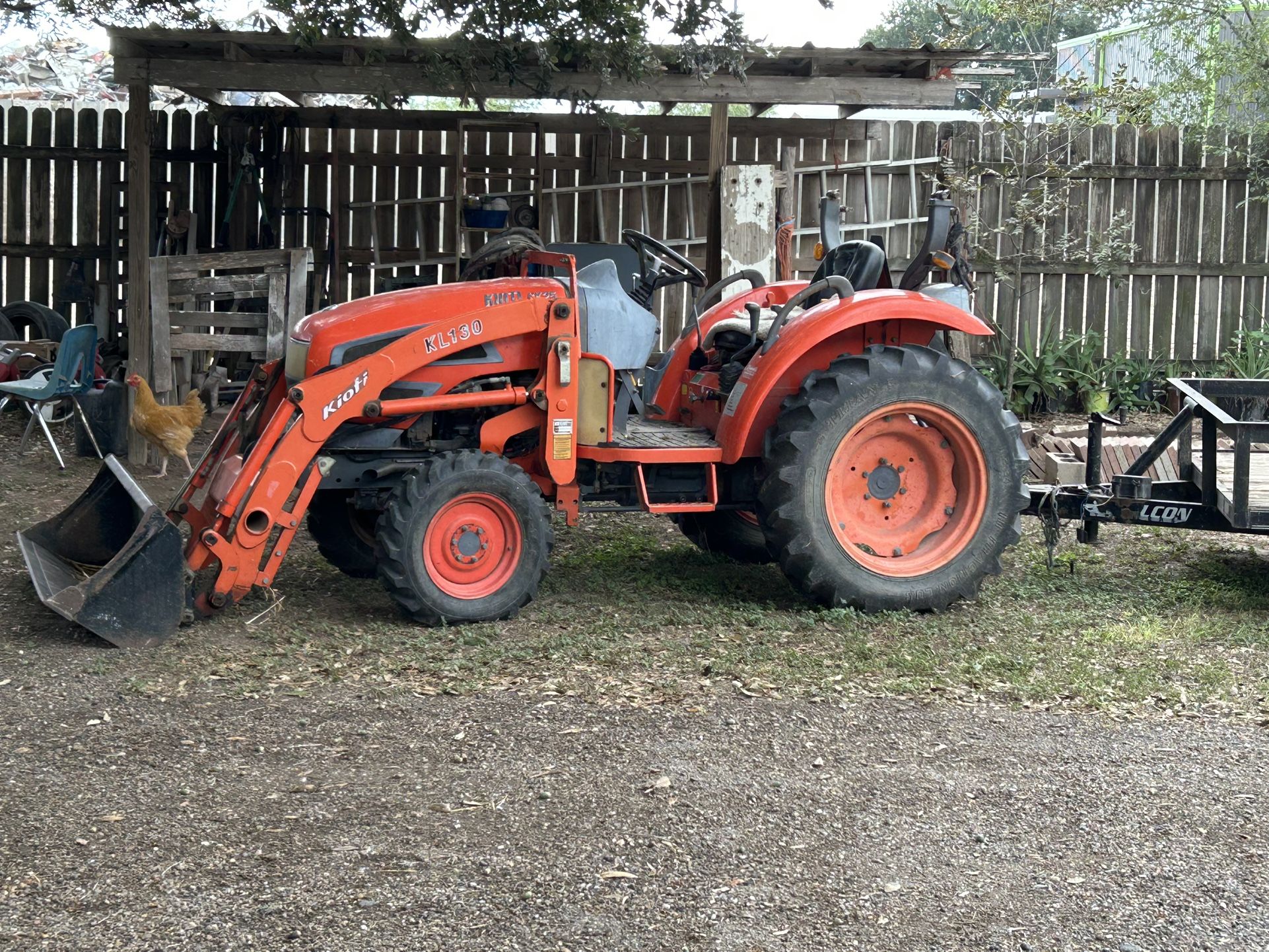 Tractor 🚜 And Attachments $17.000