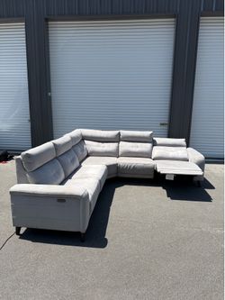 5-Piece Power Reclining Sectional w/ Headrests