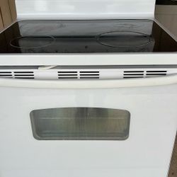 GE Electric Stove