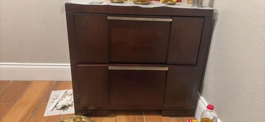 Side Table/Night Stand-35$