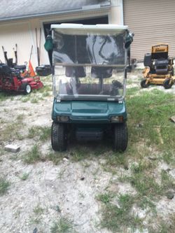 Club car delux golf cart