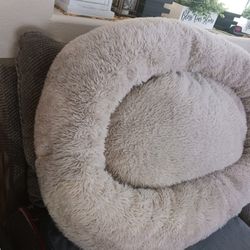 XL Dog Bed Light Pink In Color, No Holes, No Rips, No Stains And Clean.