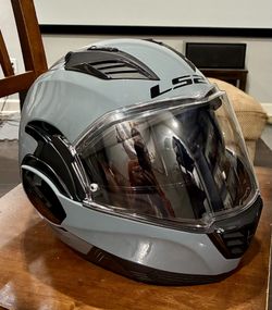 LS2 Valiant II Motorcycle Helmet