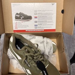 Men Sneaker For Work 