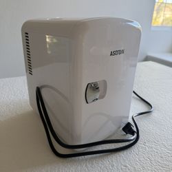 Astroai Mini Fridge Fridge, 4 Liter/6 Can AC/DC Portable