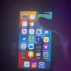 Unlocked iPhone 7 (READ DESCRIPTION)