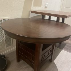 Expandable Table With leaf Extension