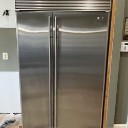 Sub Zero Refrigerator Model 632/S