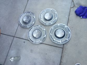 Ford hubcap