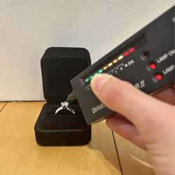 VVS1 Moissanite Engagement Ring