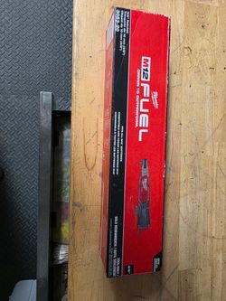 Milwaukee M12 FUEL 3/8" Cordless Ratchet