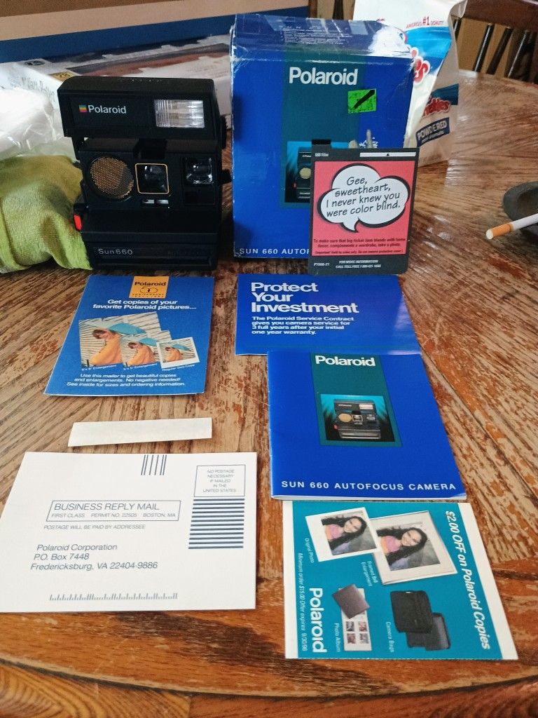Polaroid Sun 660 Autofocus Instant Land Camera w/ Strap, Box & Paperwork