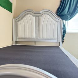 Light Gray Queen Bed Frame with Upholstered Headboard With Night Light