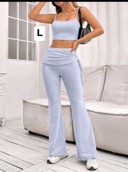 New women’s 2 piece set size large