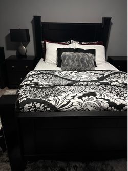 Queen Bed Set