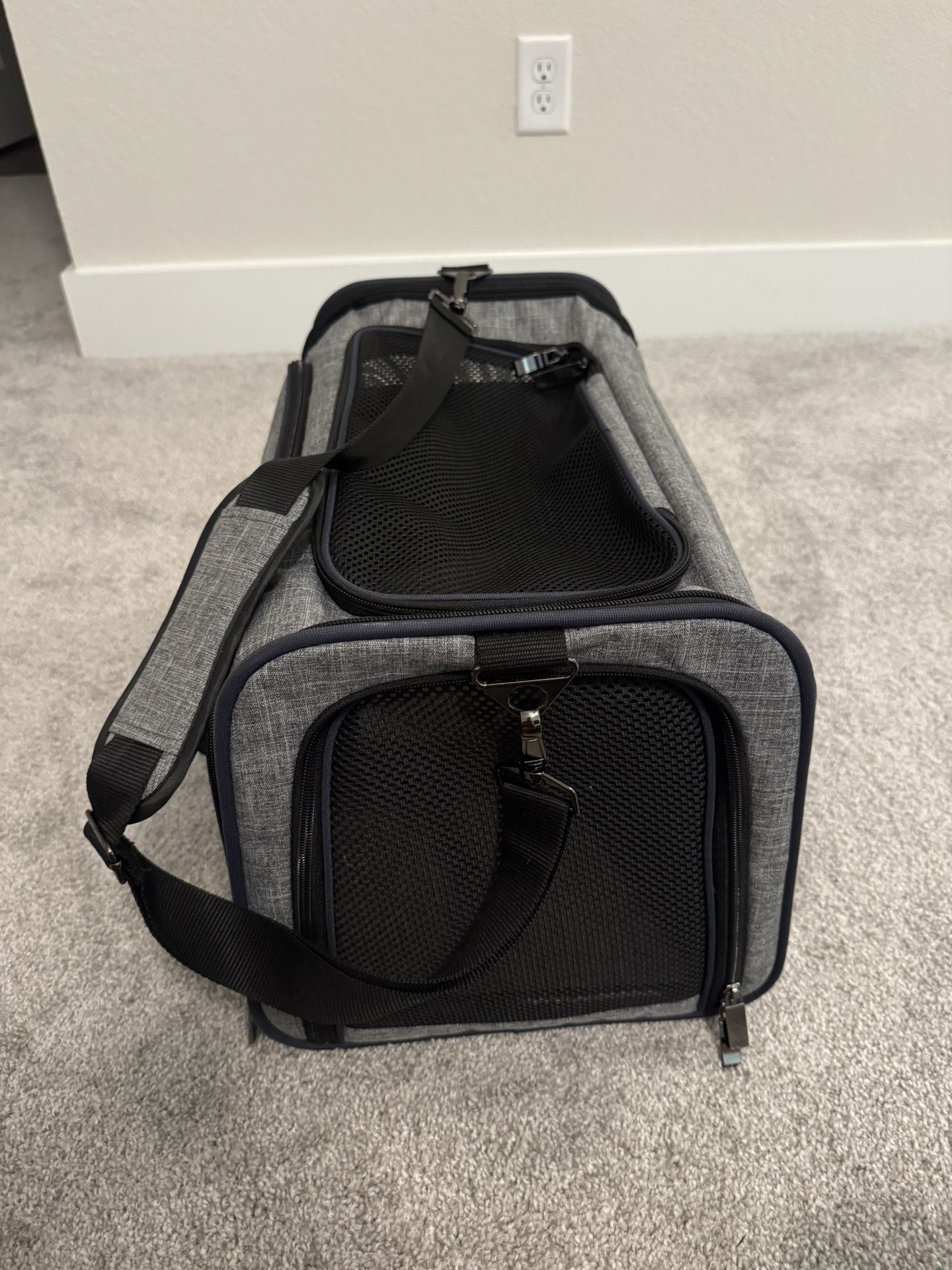 Travel Dog Carrier 