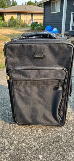 Black Rolling Upright Suitcase