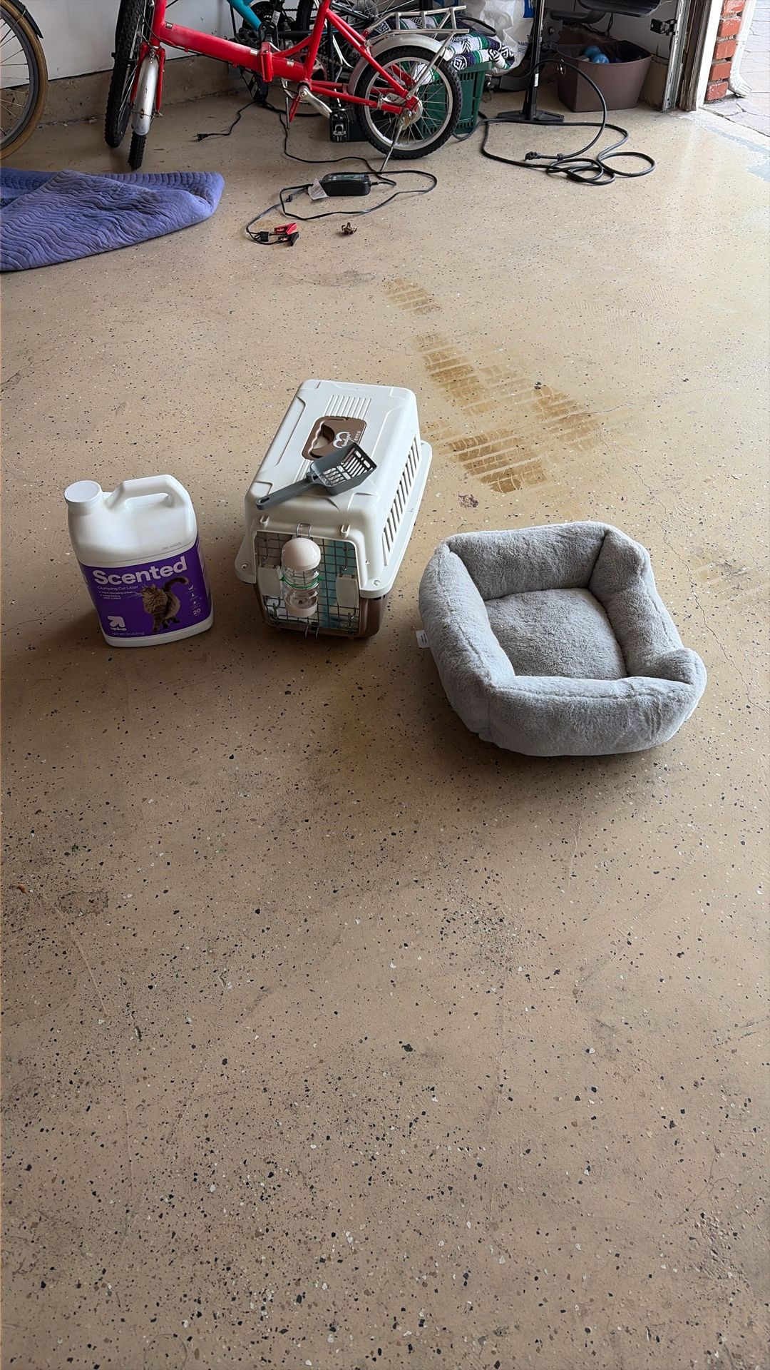 Cat and/or Dog Supplies