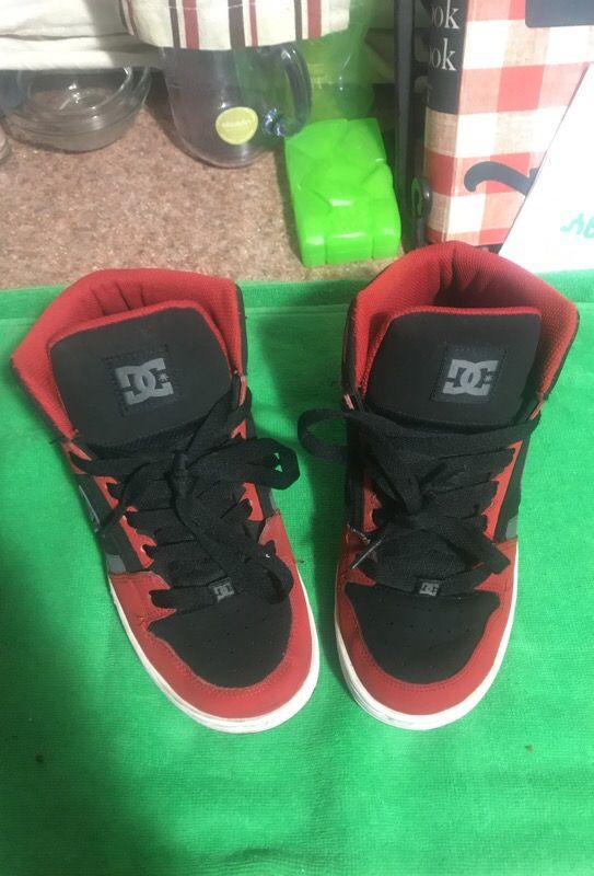 Big boys size 6 Dc high top