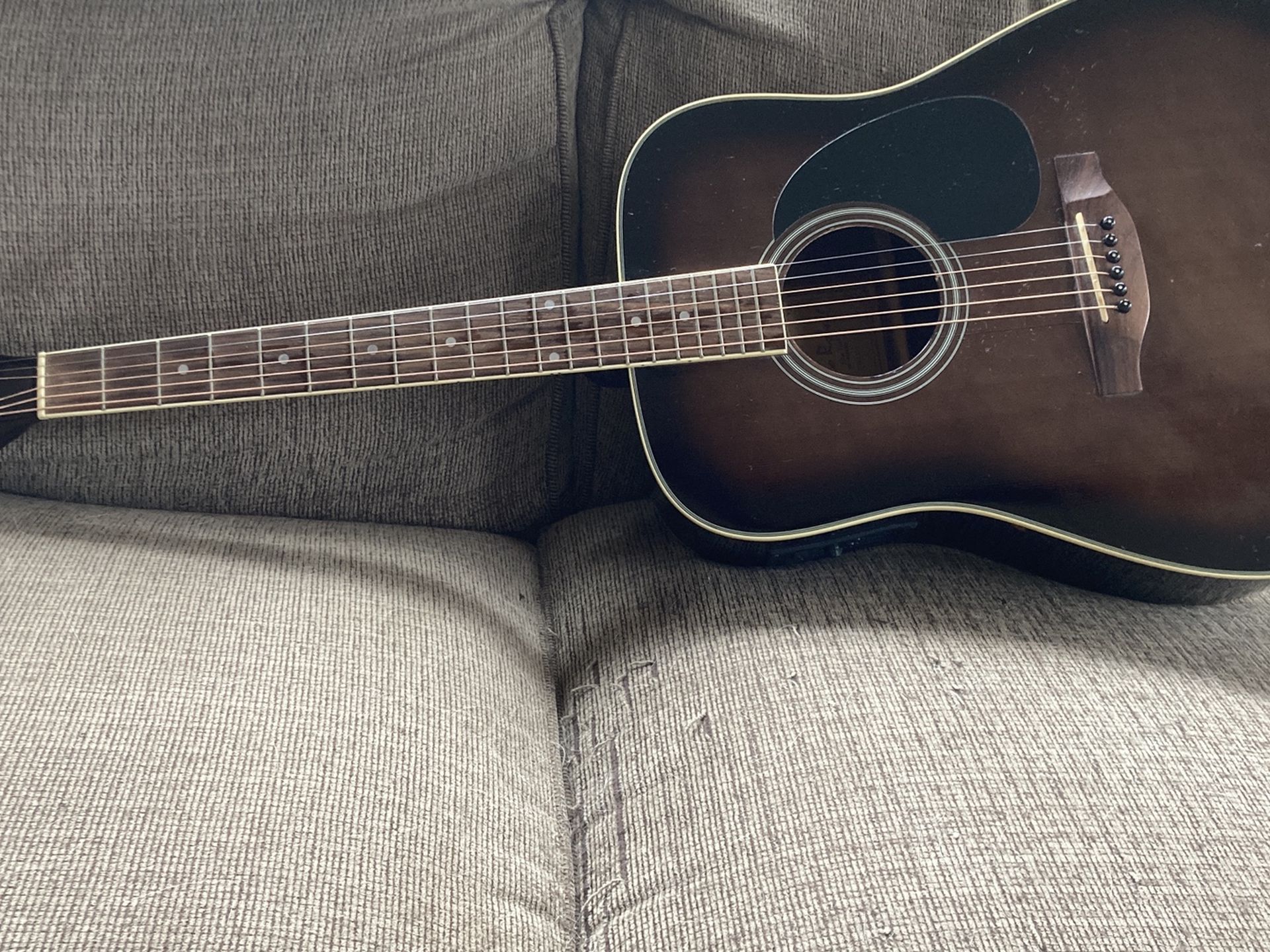 Guitar, Carlo robelli