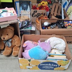 Estate Unit Lot: Holiday decor, farmhouse items, collectibles, toys, Artworks 