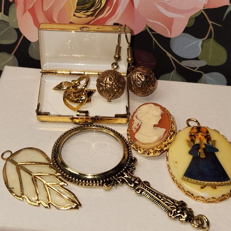 #2340, RARE VICTORIAN LOT, BROOCH, PENDANTS, BOX EARRINGS, MAGNIFIER