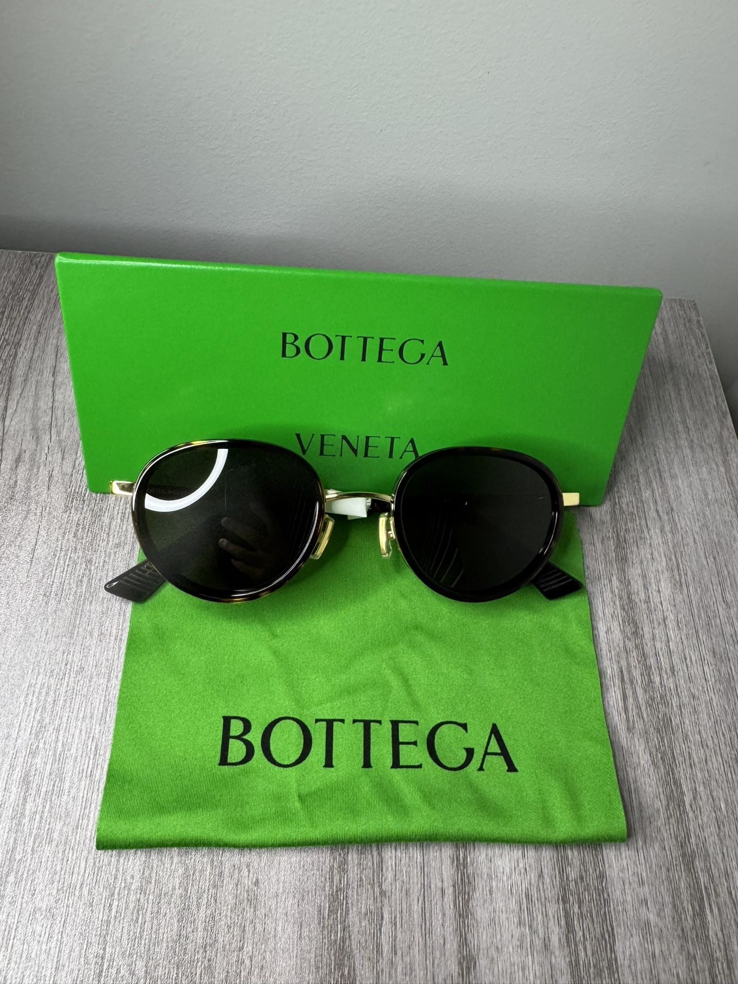 BOTTEGA VENETA Sunglasses