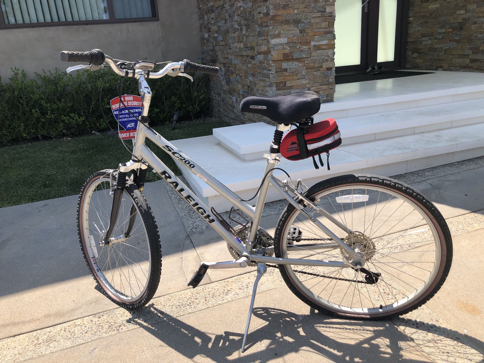 Women’s Almost New Raleigh SC 200 Bike