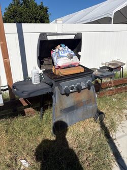 Char-Broil 3-Burner Gas Grill