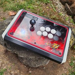 Madcatz Street Fighter 4 Tournament Edition Arcade Fightstick