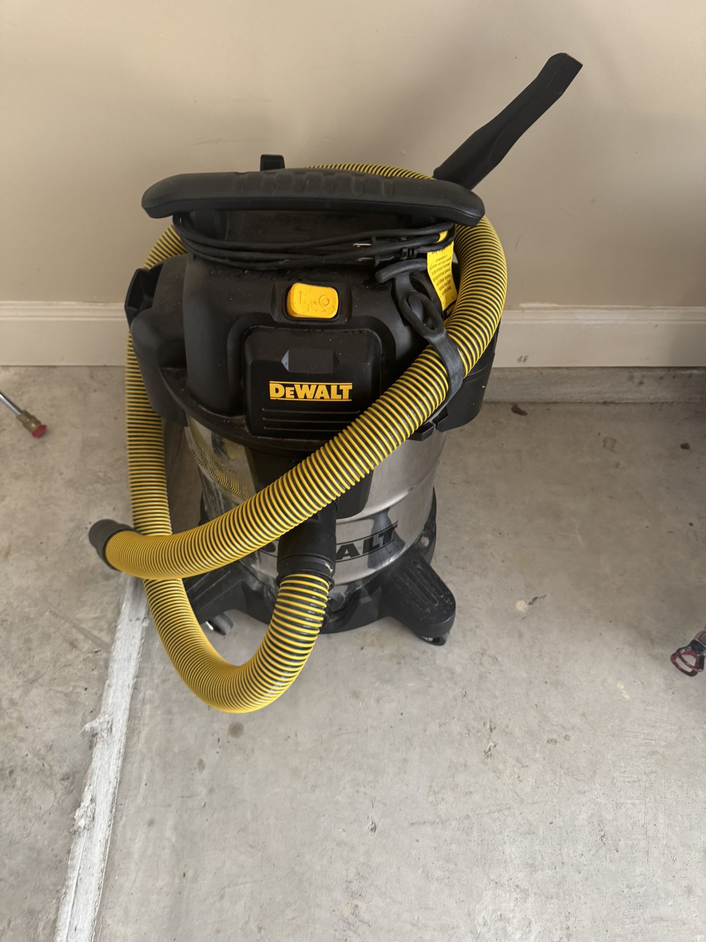 Dewalt Wet Vacuum