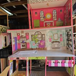 Barbie doll house