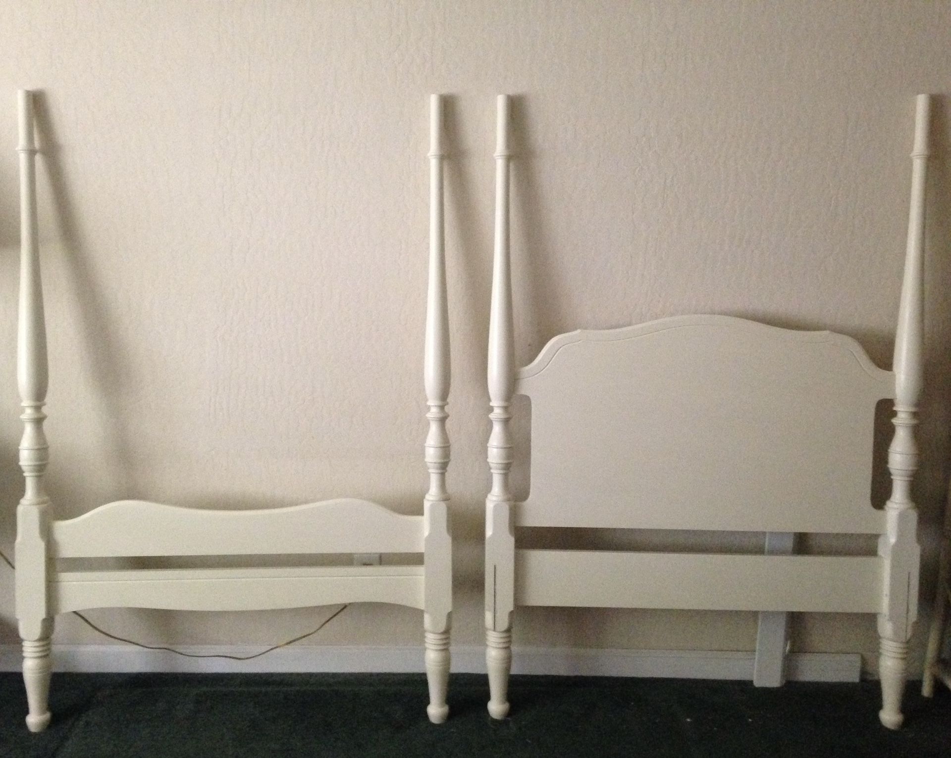Dixie Bedroom Furniture 6 pc Off White