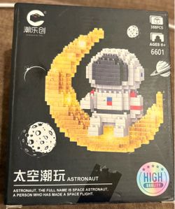 New Chaolechuang Astronaut Mini Block Set 388 Pieces