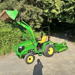 John Deere 3320