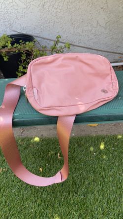 LULULEMON Everywhere Belt Bag Crossbody Extended Strap - Pink Pastel