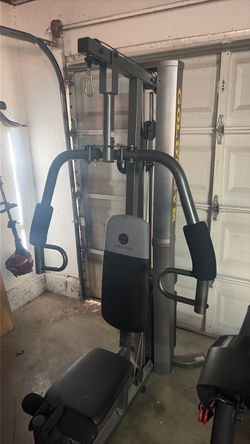 Gold’s gym fitness equipment