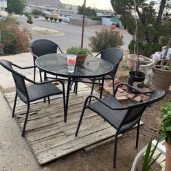 BEAUTIFUL BLACK PATIO METAL DINNER TABLE/4 CHAIRS