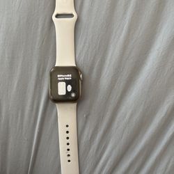 40mm Apple Watch SE