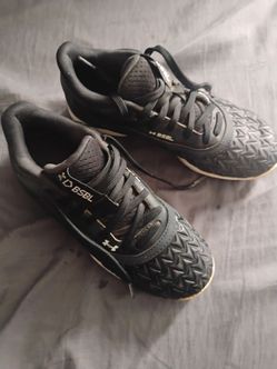 Kids baseball cleats