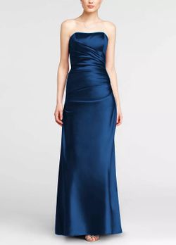 Beautiful David’s Bridal Navy Blue Bridesmaid Gown / Prom Dress