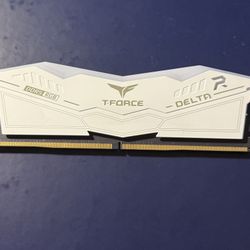 16GB T-Force DDR5 RGB DELTA 5200MHz (1x RAM Stick)