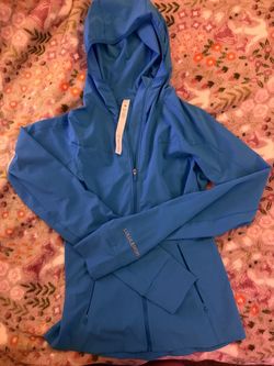 Blue lululemon windbreaker jacket size  2