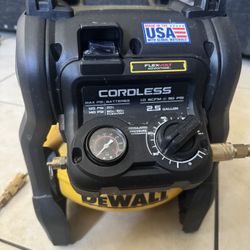 DeWalt Cordless Air Compressor With 9amp Battery, Hose, And Charger