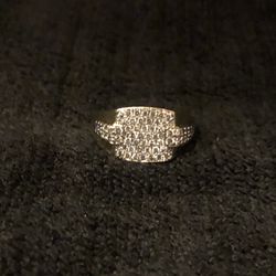 Gold Ring With Diamonds 